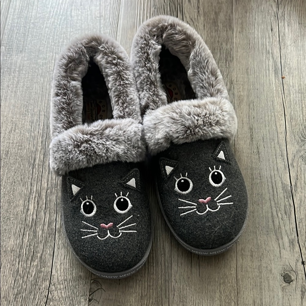 NEW Gray Cat Slippers with Faux Fur Lining